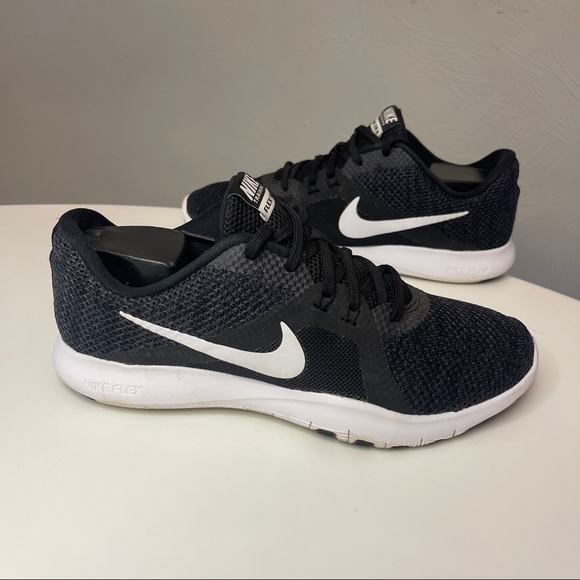 nike tr 8 shoes